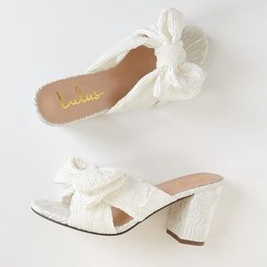 Knotted High Heels - White